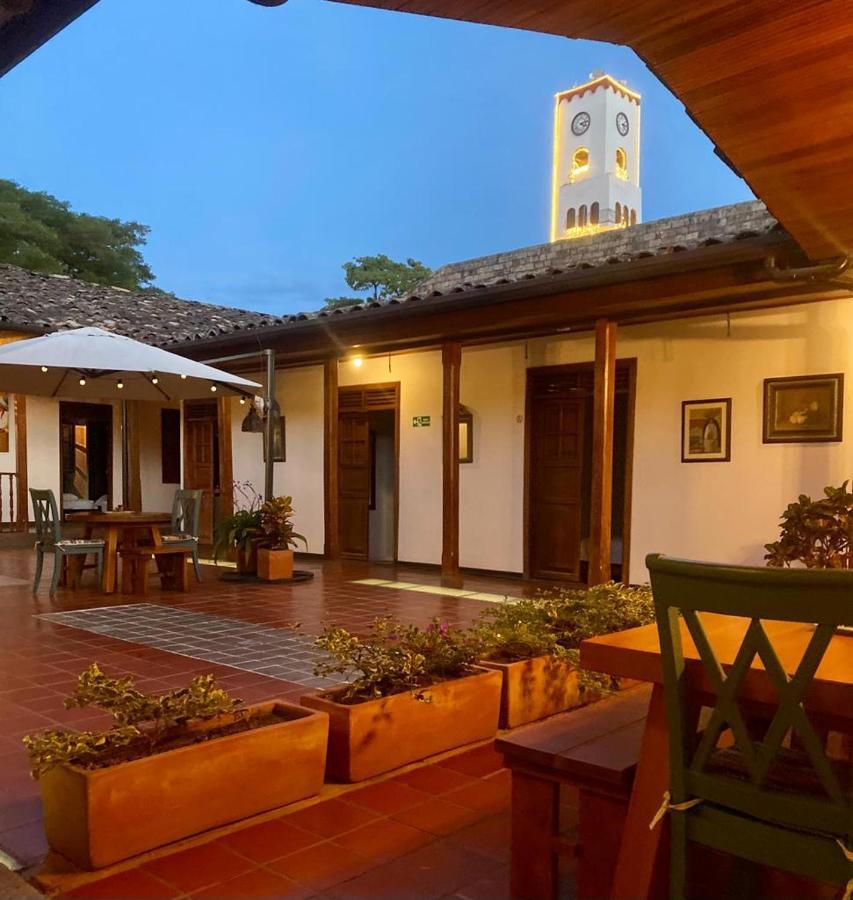 Hotel Colonial Andino - Parque Principal De Pitalito Ngoại thất bức ảnh